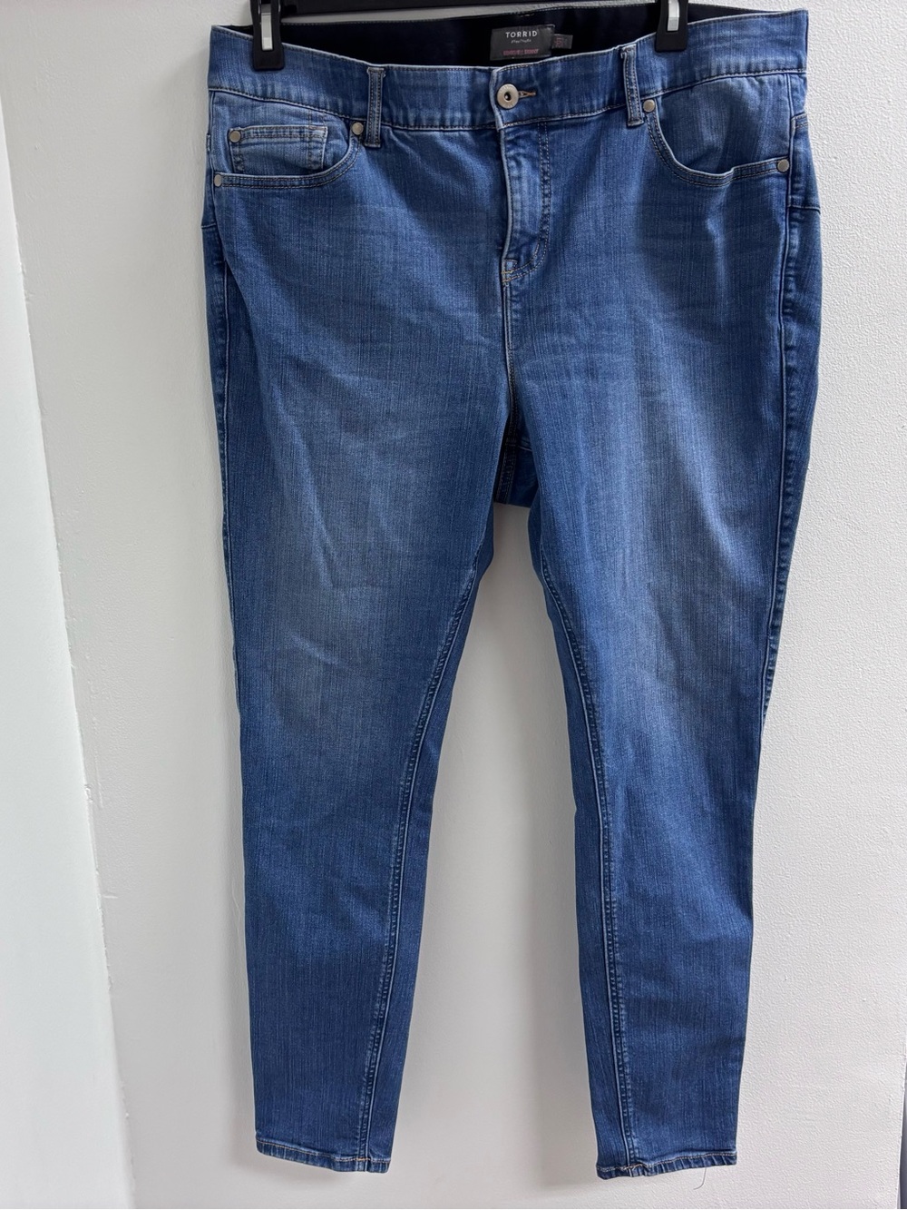 Torrid Bombshell Skinny Premium Stretch Jeans Size 20T Tall Medium Wash